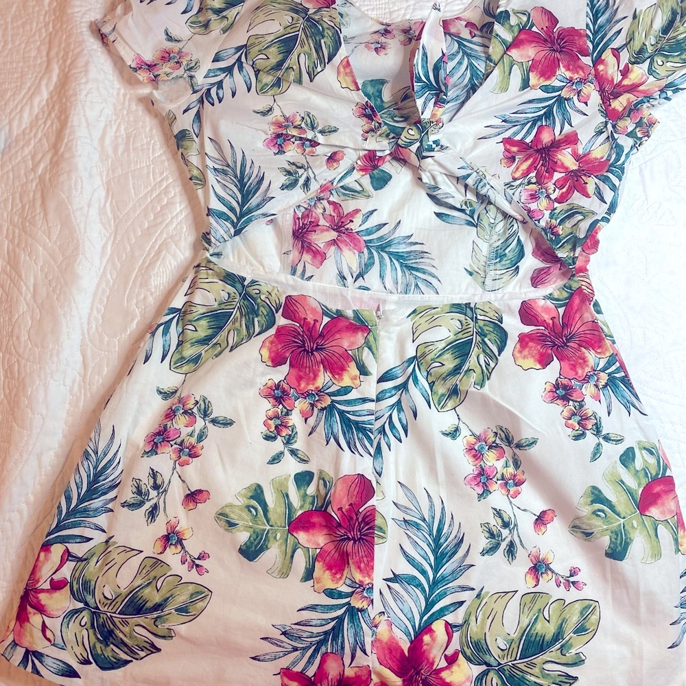 Flower romper Size small